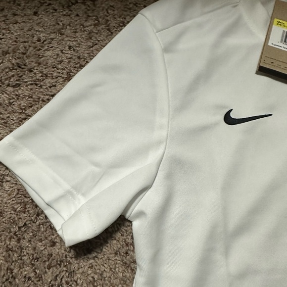 Nike Shirt! - Picture 2 of 3